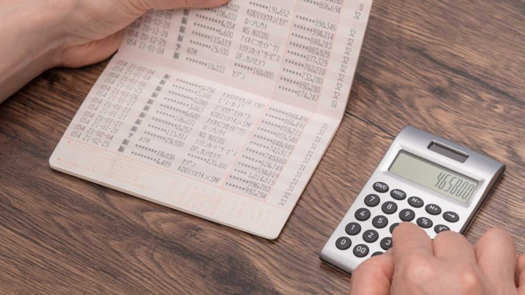 現金より純金・プラチナを持つメリットとは？